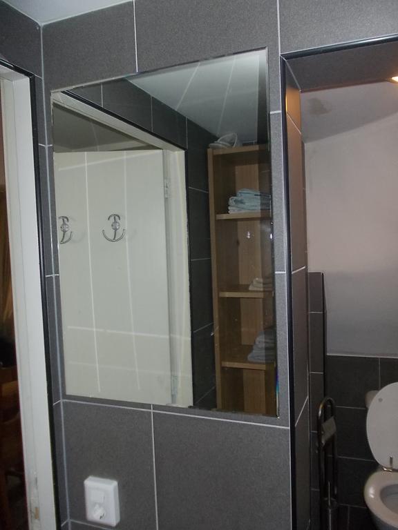Apartment + Studios Insulinde Тілбург Номер фото